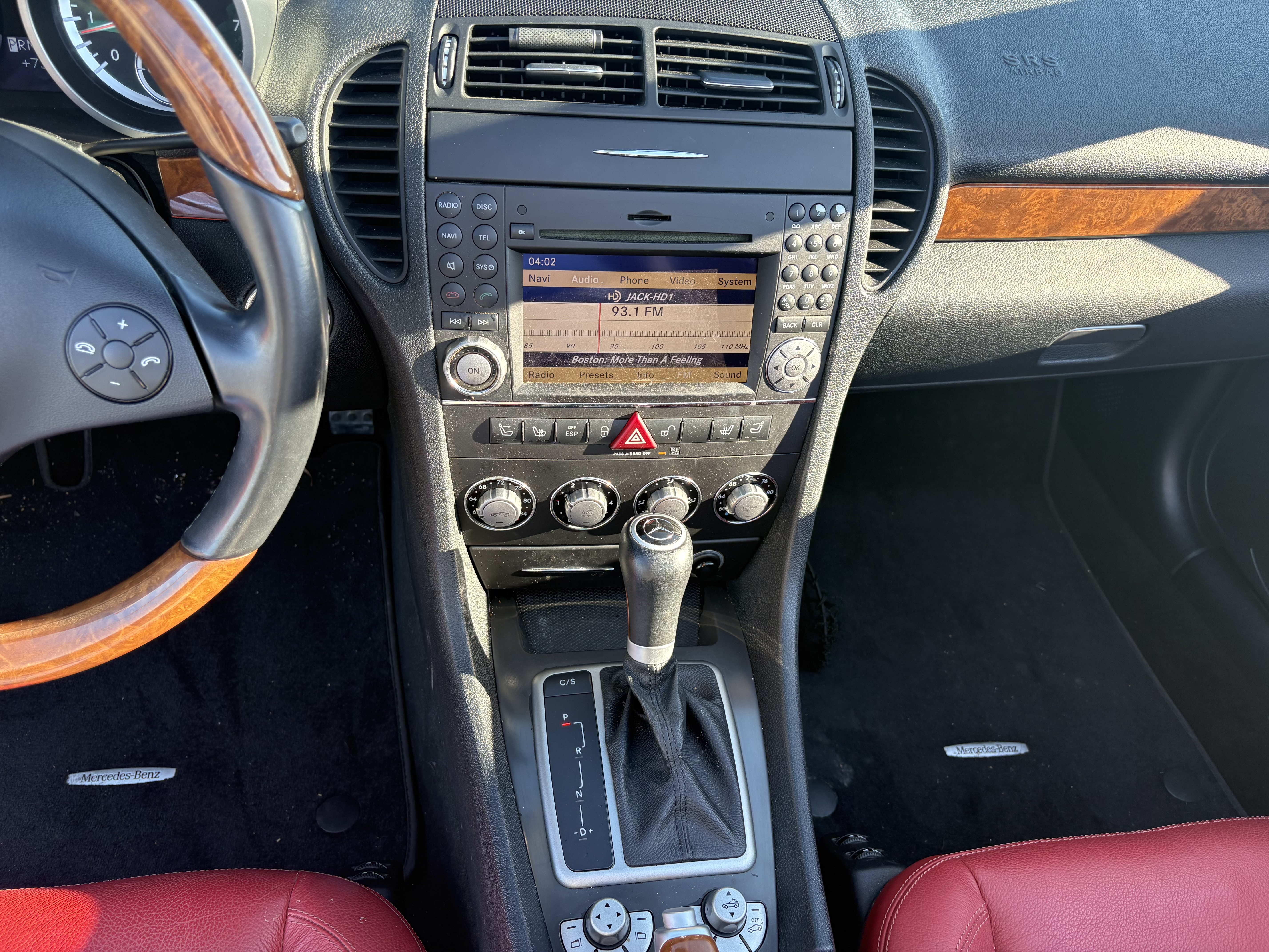Used 2011 Mercedes-Benz SLK 300 image 21