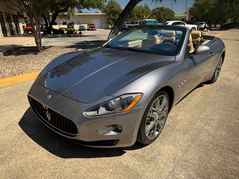 Used 2011 Maserati GranTurismo Convertible 2D image 1