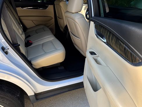 Used 2017 Cadillac XT5 Sport Utility 4D w/ LPO, Wheel Lock Package image 15