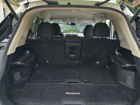 Used 2018 Nissan Rogue SV w/ Premium Package image 22