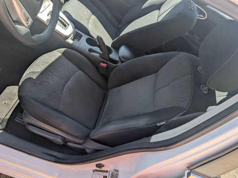 Used 2014 Nissan Sentra SV FWD image 11