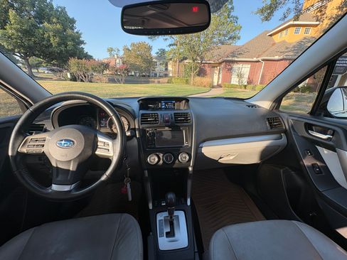 Used 2014 Subaru Forester 2.5i Limited w/ Popular Package #2 AWD/4WD image 9