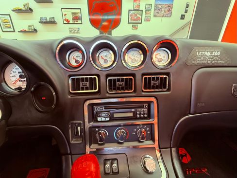 Used 1997 Dodge Viper RT/10 image 11