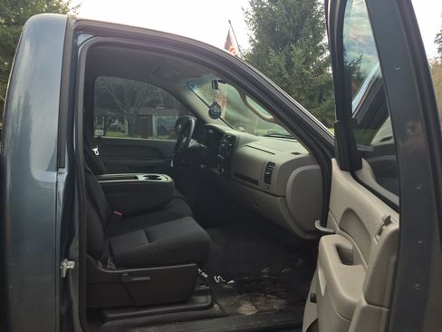 Used 2012 Chevrolet Silverado 1500 W/T image 2