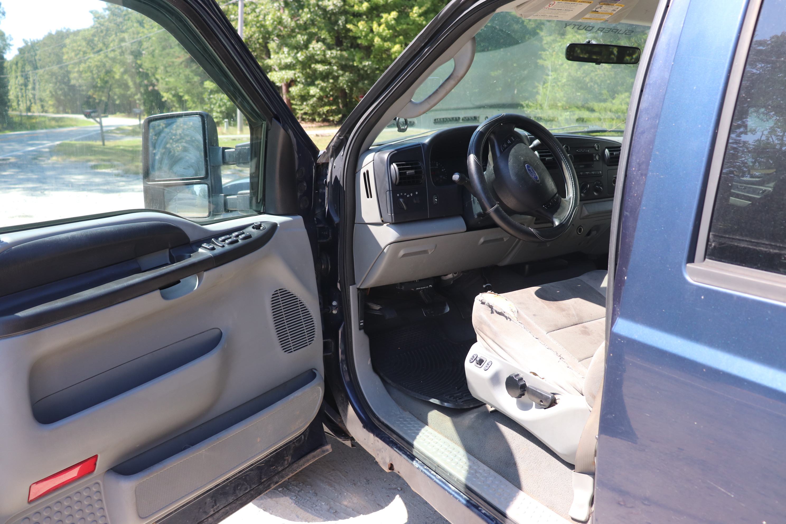 Used 2006 Ford F350 XLT AWD/4WD image 5