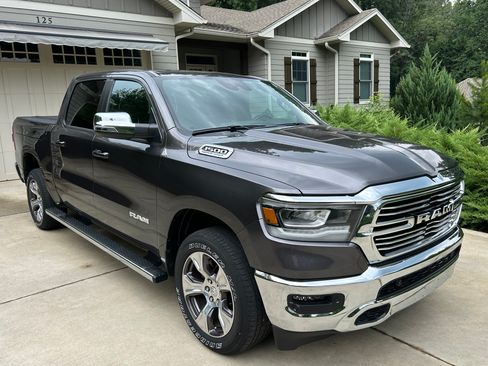 Used 2023 RAM 1500 Laramie AWD/4WD image 8