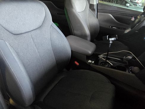 Used 2019 Hyundai Santa Fe SE image 9