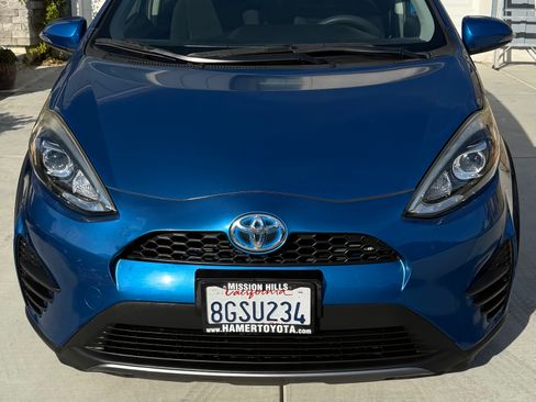 Used 2018 Toyota Prius C Two image 4