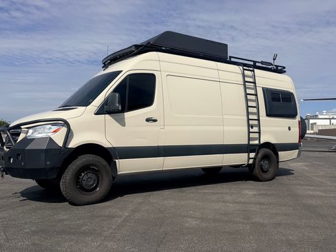 Used 2022 Mercedes-Benz Sprinter 2500 image 1