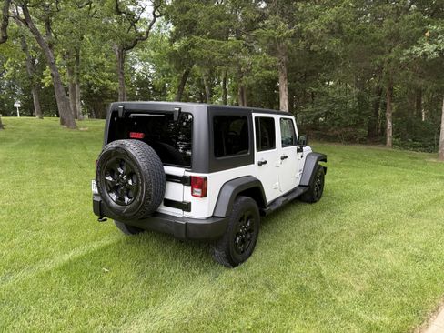 Used 2018 Jeep Wrangler Unlimited Sport S AWD/4WD image 5