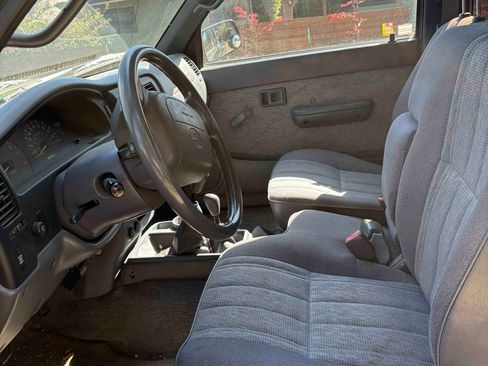 Used 1998 Toyota Tacoma 4x4 Xtracab image 5