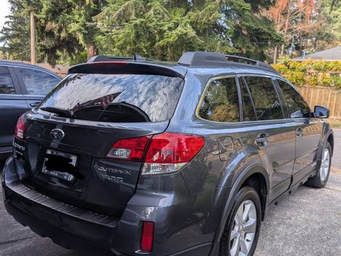 Used 2014 Subaru Outback 3.6R Limited image 4