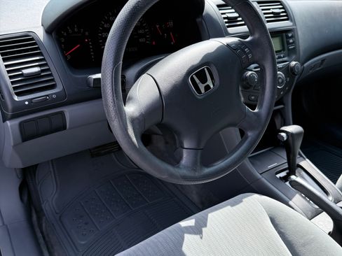 Used 2005 Honda Accord LX image 12