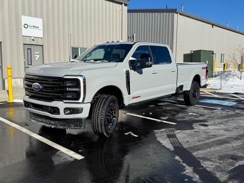 Used 2025 Ford F350 Platinum w/ FX4 Off-Road Package image 16