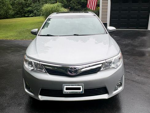 Used 2014 Toyota Camry XLE FWD image 2