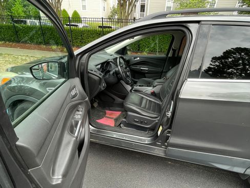 Used 2015 Ford Escape SE w/ Equipment Group 201A FWD image 6