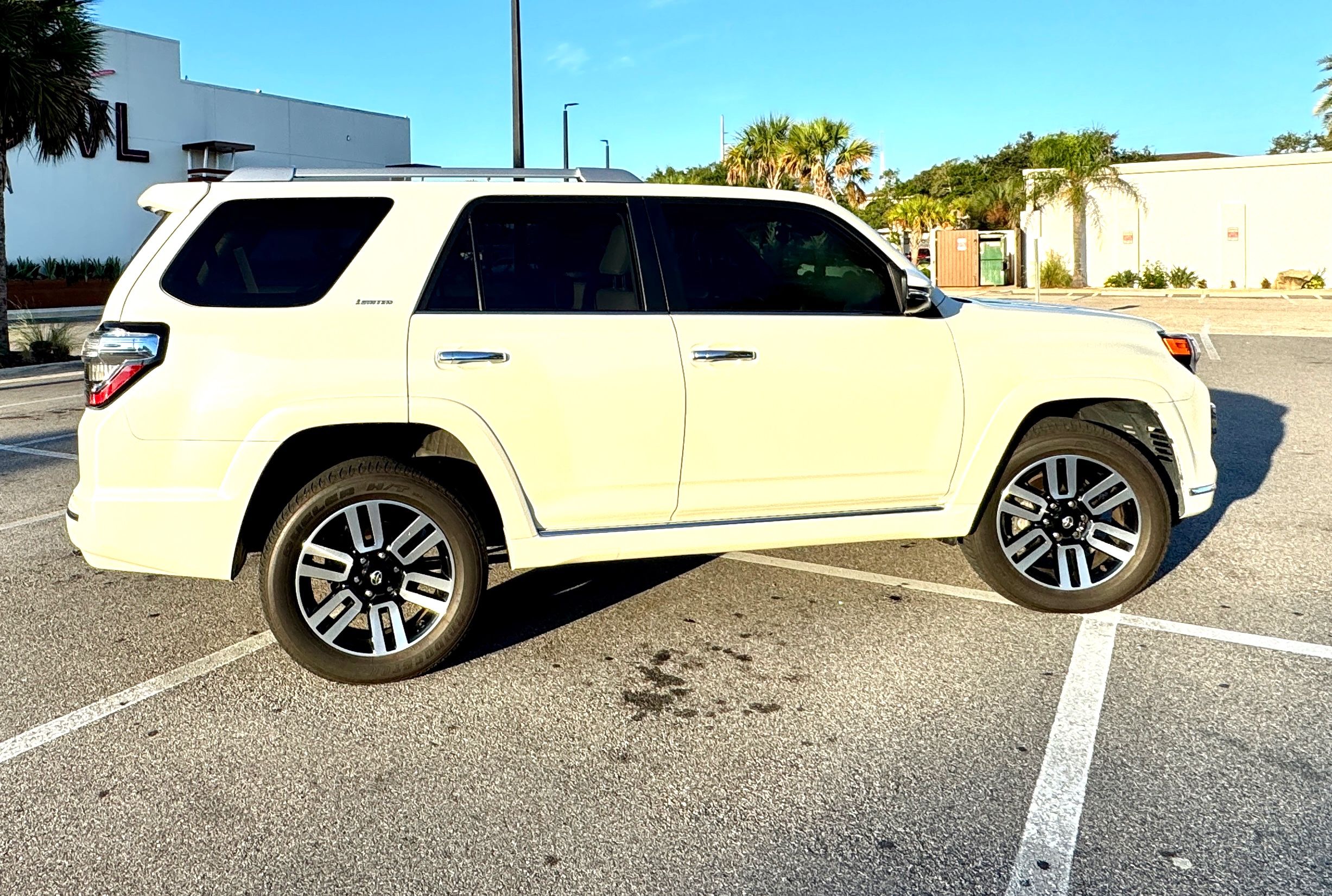Used 2023 Toyota 4Runner Limited AWD/4WD image 2