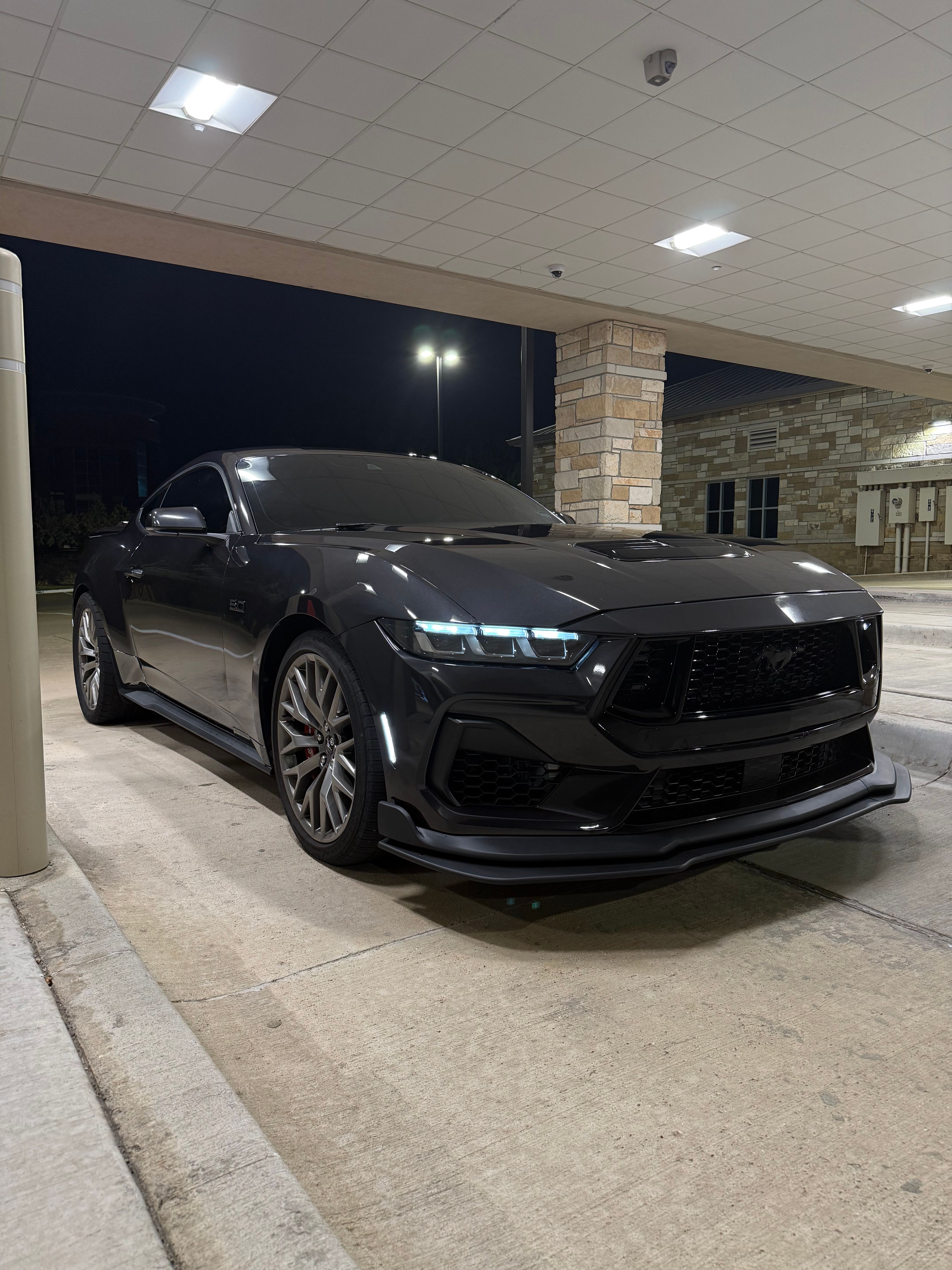 Used 2024 Ford Mustang GT Premium RWD image 4
