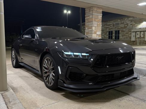Used 2024 Ford Mustang GT Premium RWD image 4