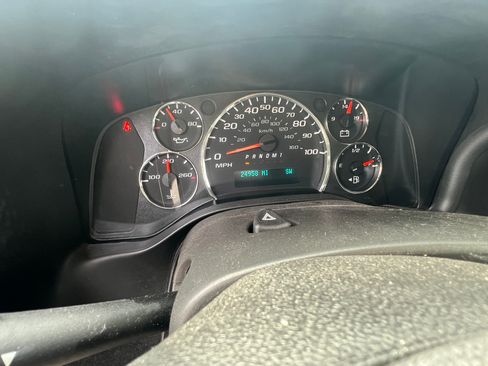 Used 2017 Chevrolet Express 2500 LS RWD image 18