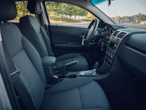 Used 2010 Dodge Avenger SXT image 16