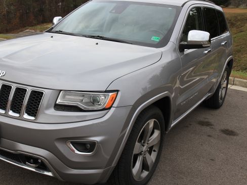 Used 2015 Jeep Grand Cherokee Overland w/ Advanced Technology Group image 1