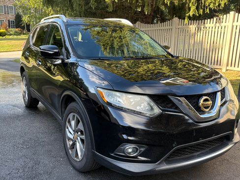 Used 2014 Nissan Rogue SL image 2