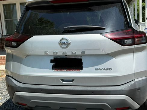 Used 2021 Nissan Rogue SV AWD/4WD image 9