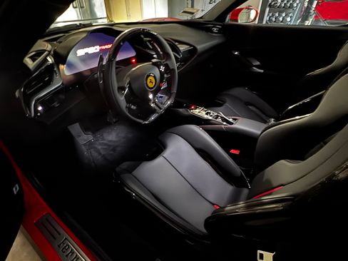Used 2023 Ferrari SF90 Stradale image 5