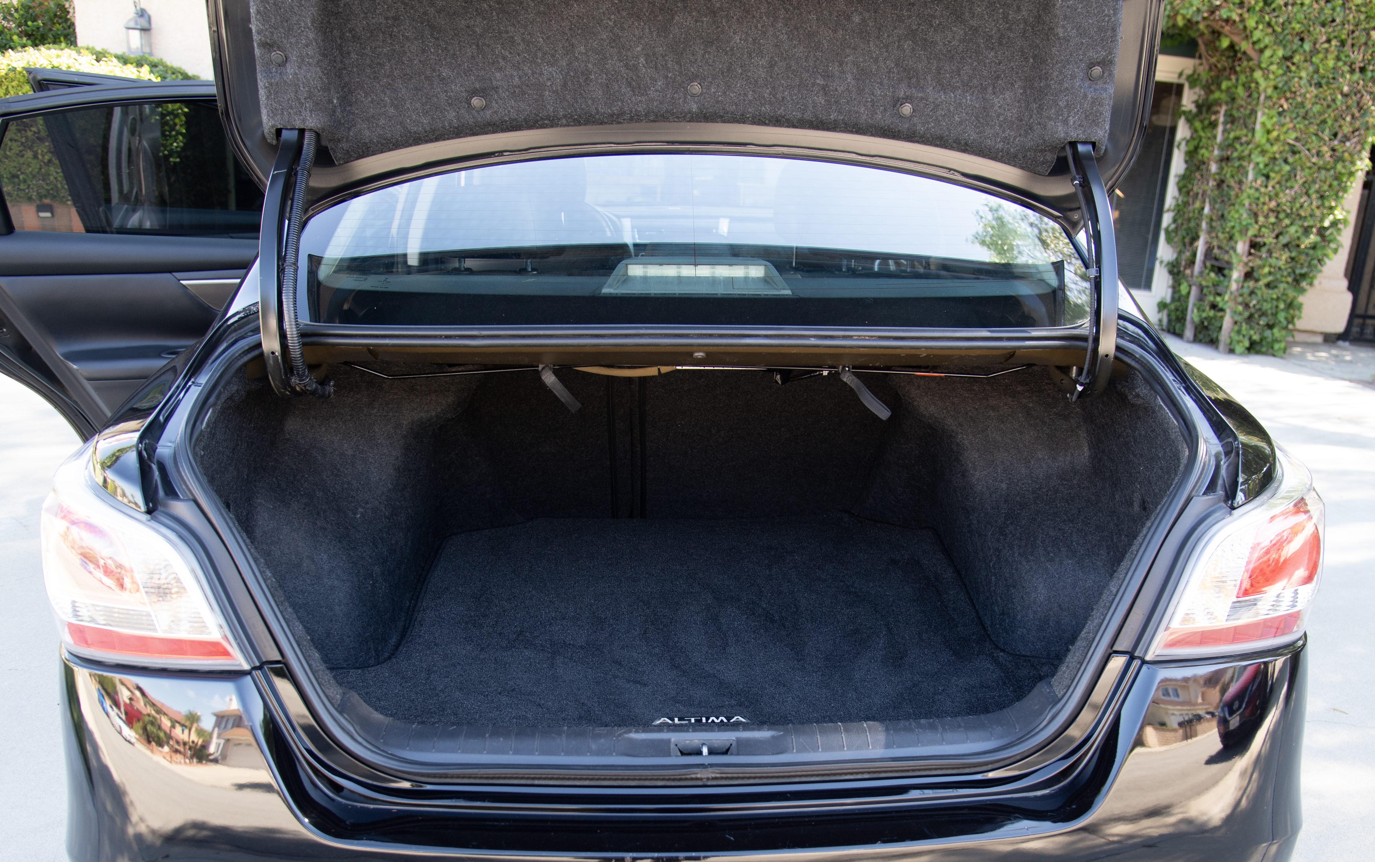 Used 2015 Nissan Altima 3.5 SL FWD image 15