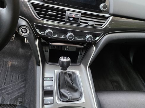 Used 2018 Honda Accord Sport image 15