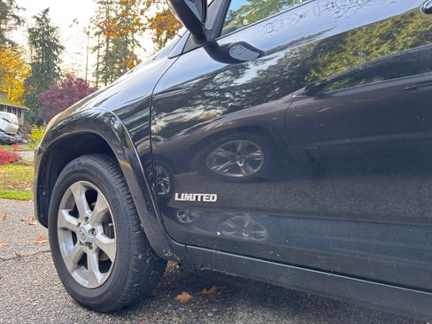 Used 2011 Toyota RAV4 Limited image 13