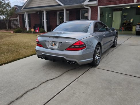 Used 2011 Mercedes-Benz SL 63 AMG image 2