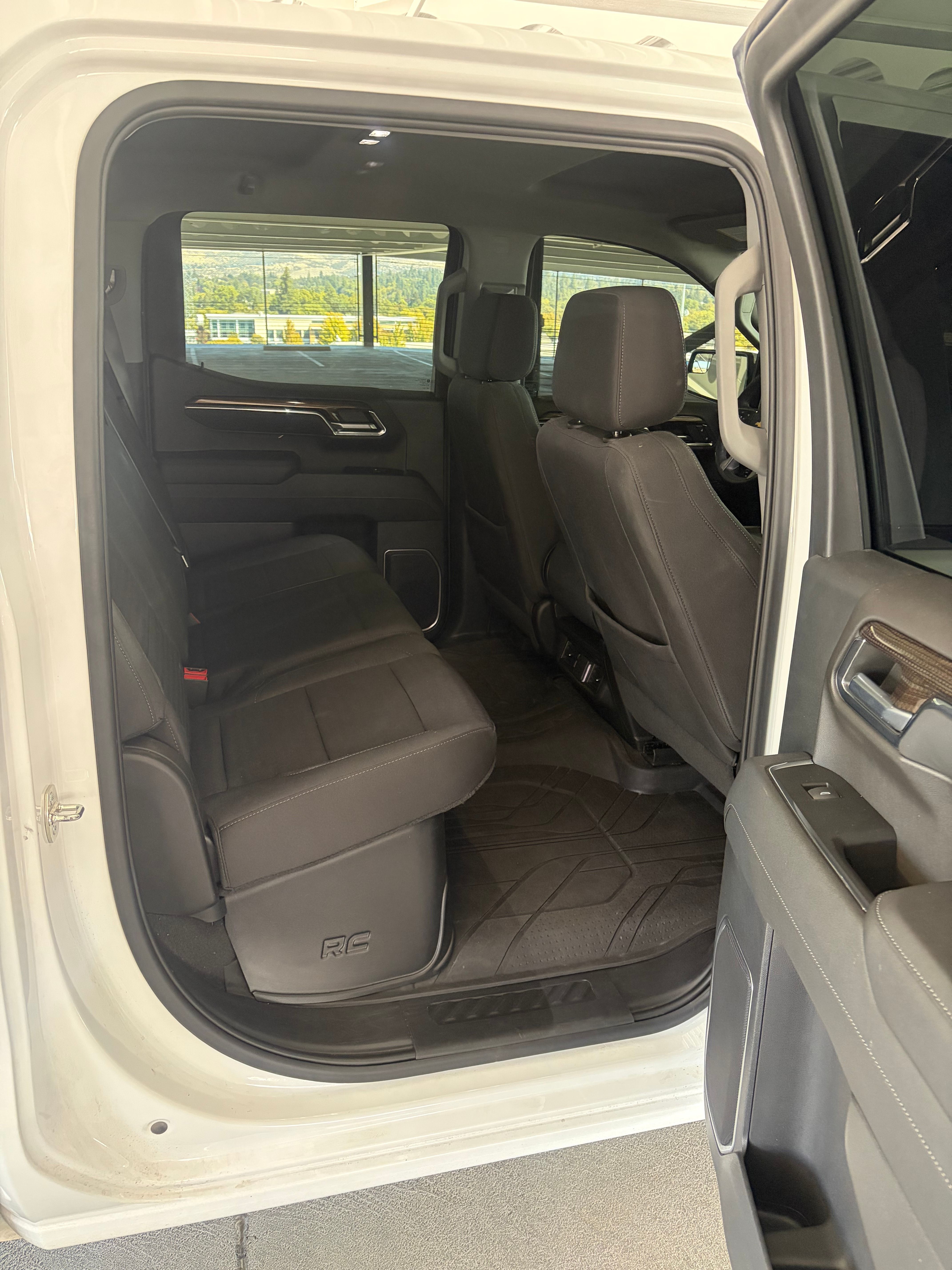 Used 2023 Chevrolet Silverado 1500 LT w/ Protection Package AWD/4WD image 12