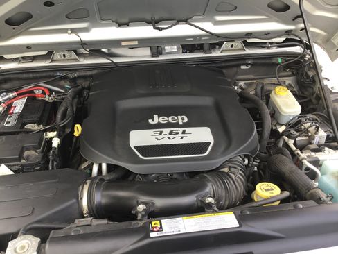 Used 2012 Jeep Wrangler Sport AWD/4WD image 12