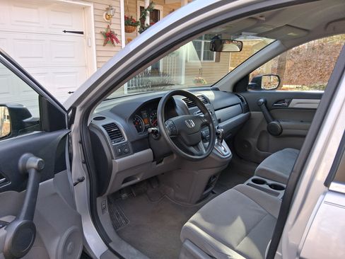 Used 2011 Honda CR-V SE image 8