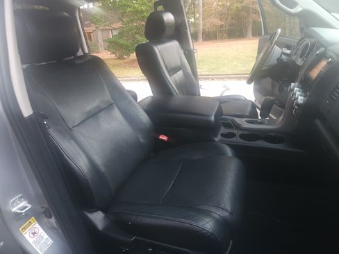 Used 2011 Toyota Tundra Limited image 17