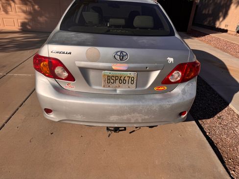 Used 2009 Toyota Corolla Sedan 4D image 2