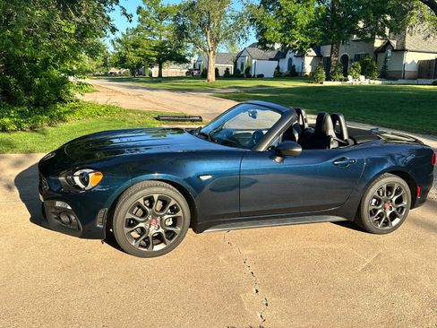 Used 2018 FIAT 124 Spider Abarth w/ Convenience Group image 6