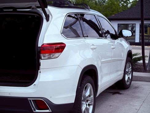 Used 2018 Toyota Highlander Limited AWD/4WD image 17