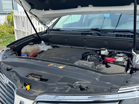 Used 2017 Lincoln MKX Reserve image 18