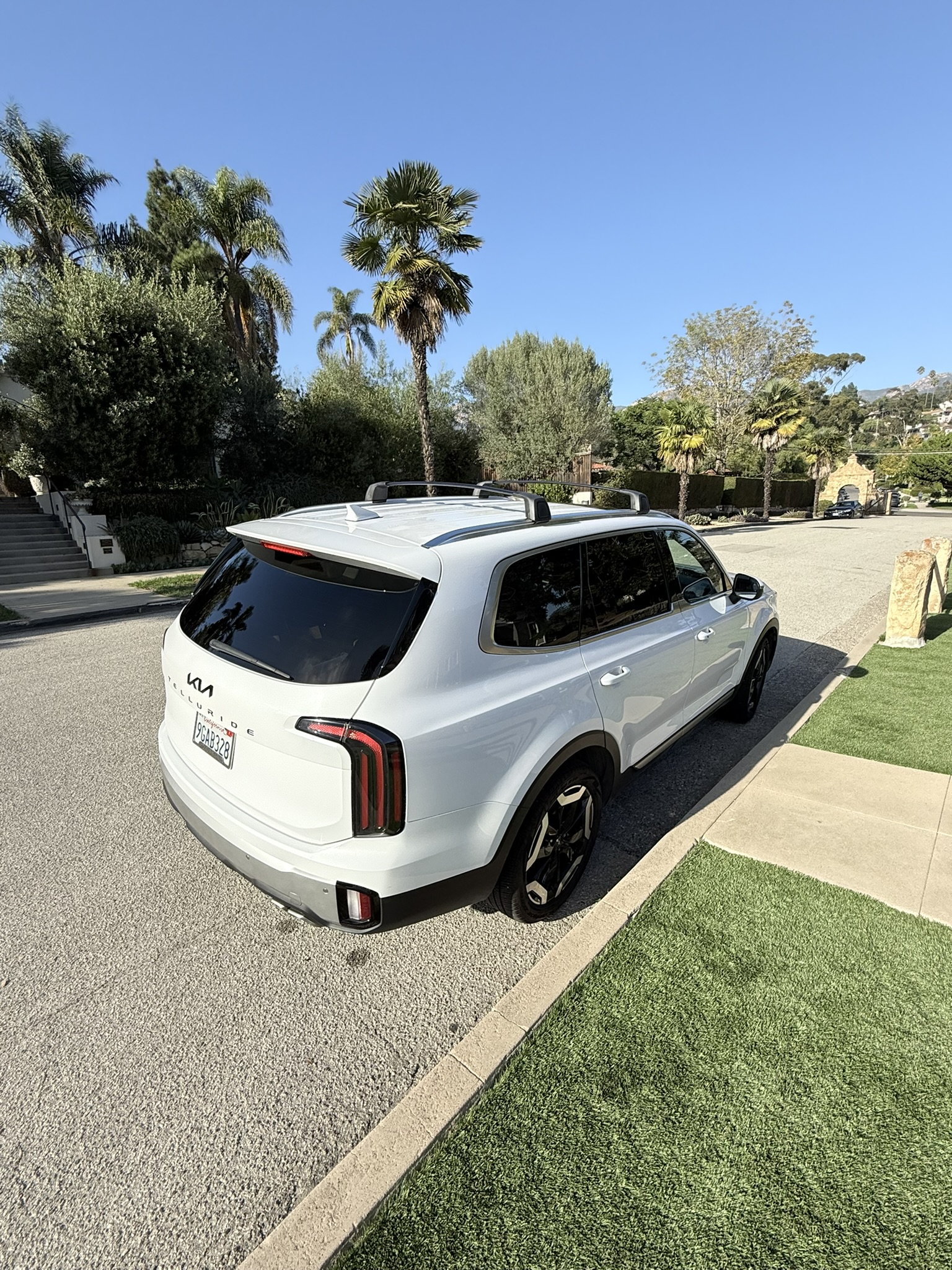 Used 2023 Kia Telluride EX w/ EX Captain's Chair Package FWD image 10