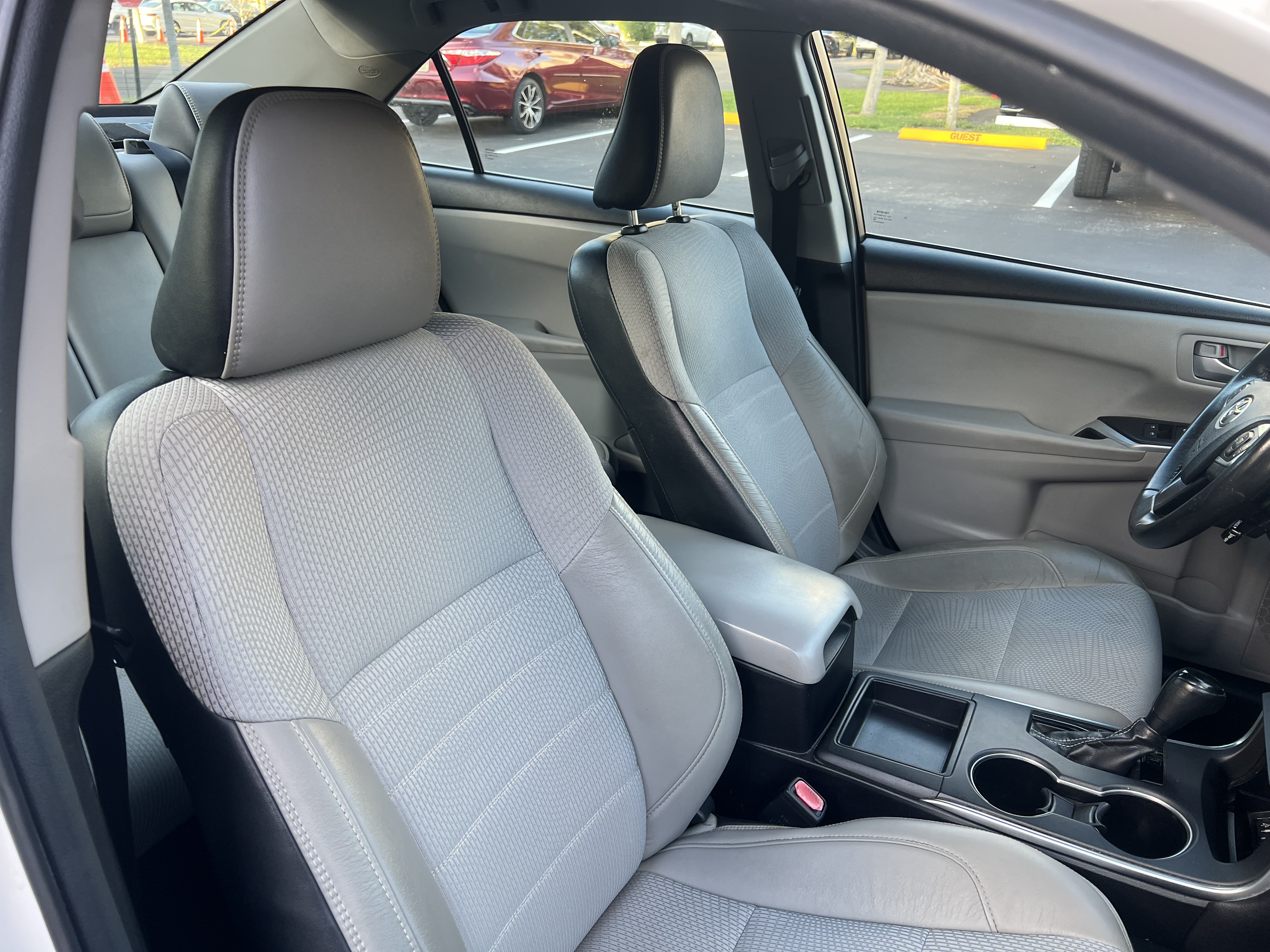 Used 2017 Toyota Camry SE FWD image 12