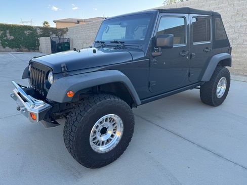 Used 2017 Jeep Wrangler Unlimited Sport image 5