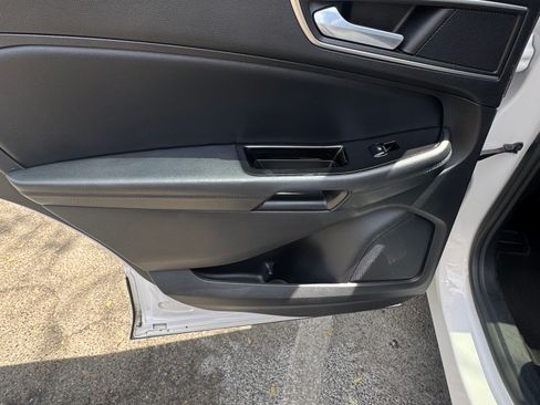 Used 2015 Ford Edge SEL w/ Equipment Group 201A FWD image 10