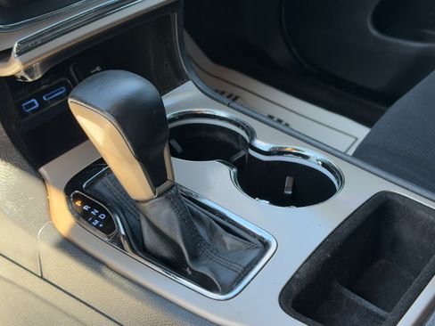 Used 2017 Jeep Grand Cherokee Laredo w/ Quick Order Package 2BE image 16