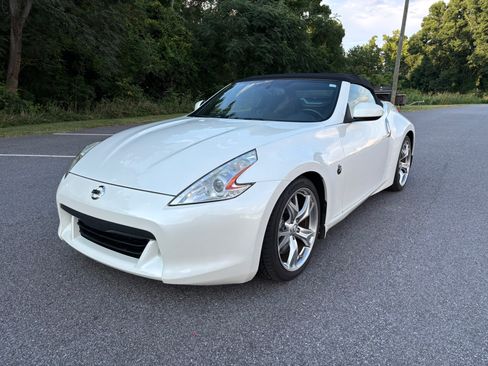 Used 2012 Nissan 370Z Touring w/ Sport Pkg RWD image 1