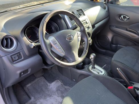 Used 2014 Nissan Versa Note SV FWD image 9