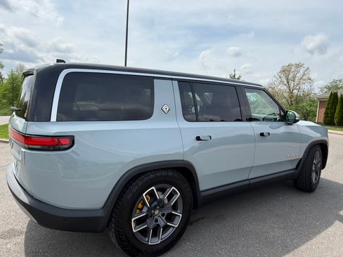 Used 2023 Rivian R1S Adventure image 10
