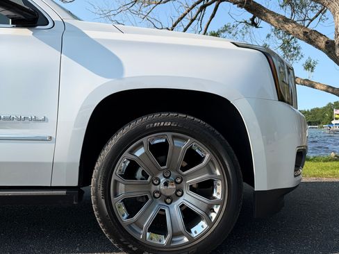 Used 2019 GMC Yukon XL Denali w/ Denali Ultimate Package AWD/4WD image 28